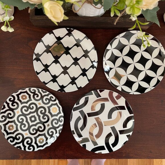 NEW--Macy's Designer Set of 4 Ceramic Dessert Plates 6" Embellished w/ 14k Gold - Picture 1 of 3